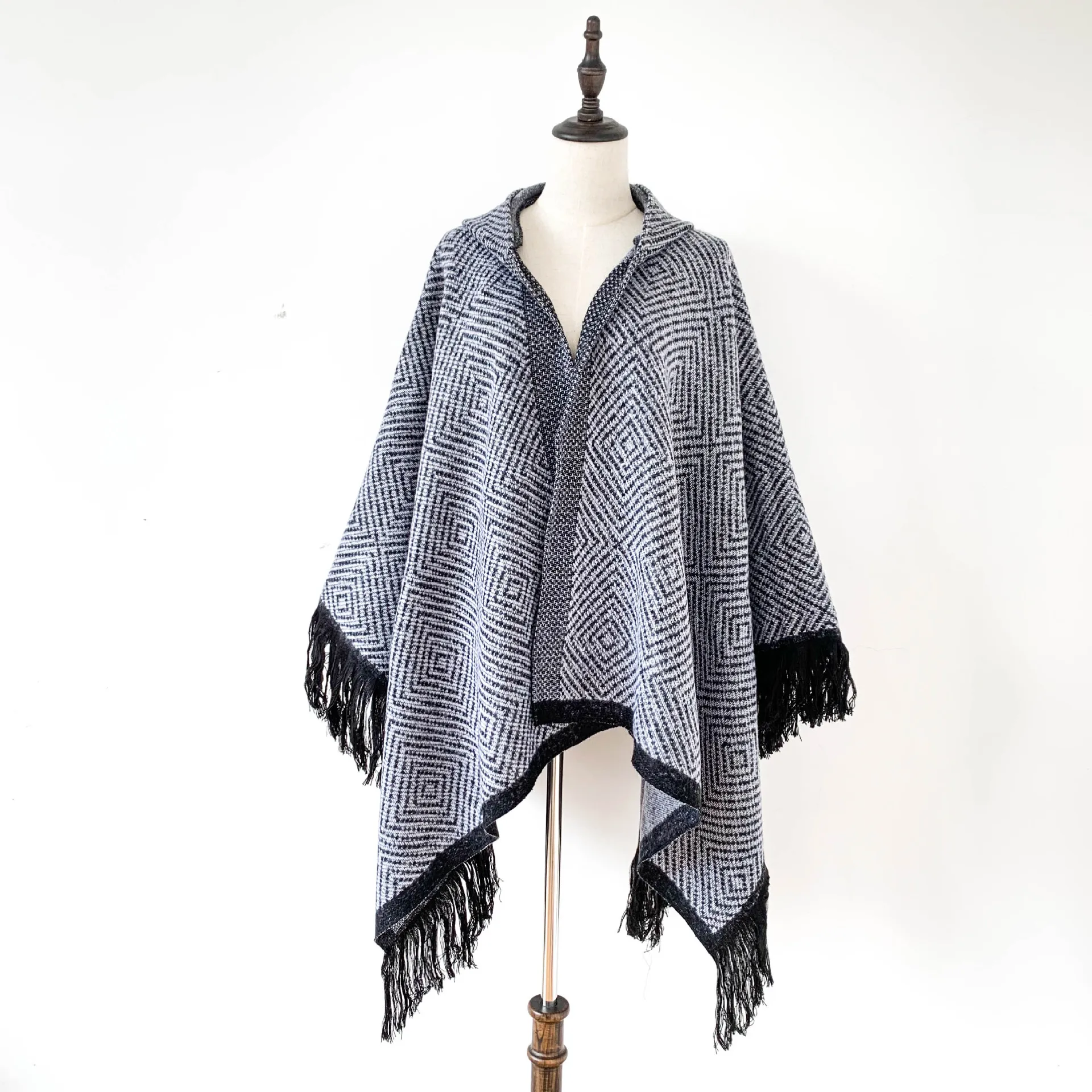 Luxury Brand Wool Winter Warm Women 135*150cm Scarf Plaid Thick Hooded Cloak Shawls and Wraps Scarves for Women High Quality
Luxury Brand Wool Winter Warm Women 135*150cm Scarf Plaid Thick Hooded Cloak Shawls and Wraps Scarves for Women High Quality