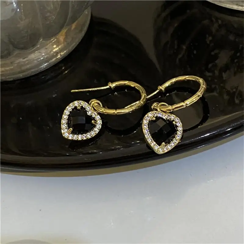 Black Diamond Love Earrings Korean Niche Design Sense Light Luxury Simple Female All-Match 2021 New Trend Earrings
Black Diamond Love Earrings Korean Niche Design Sense Light Luxury Simple Female All-Match 2021 New Trend Earrings