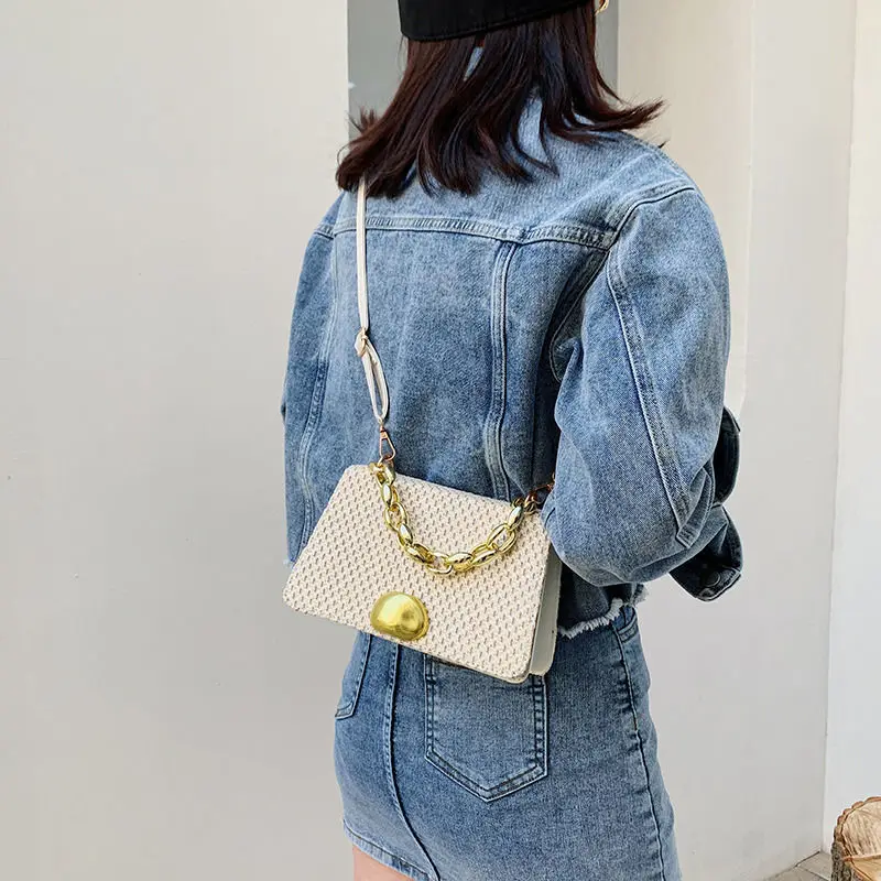 2021 Square Summer Handmade Bags for Women Beach Weaving Ladies Straw Bag Wrapped Beach Bag Top Handle Female Handbags Totes
2021 Square Summer Handmade Bags for Women Beach Weaving Ladies Straw Bag Wrapped Beach Bag Top Handle Female Handbags Totes
