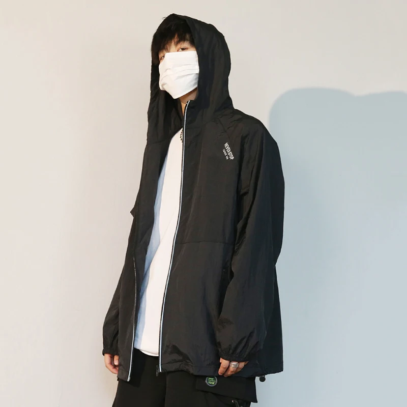 Men Jackets Summer Thin Breathable Sun Protection Couple Outwear Hooded Zipper Loose Coats Simple All-match Unisex Streetwear
Men Jackets Summer Thin Breathable Sun Protection Couple Outwear Hooded Zipper Loose Coats Simple All-match Unisex Streetwear
