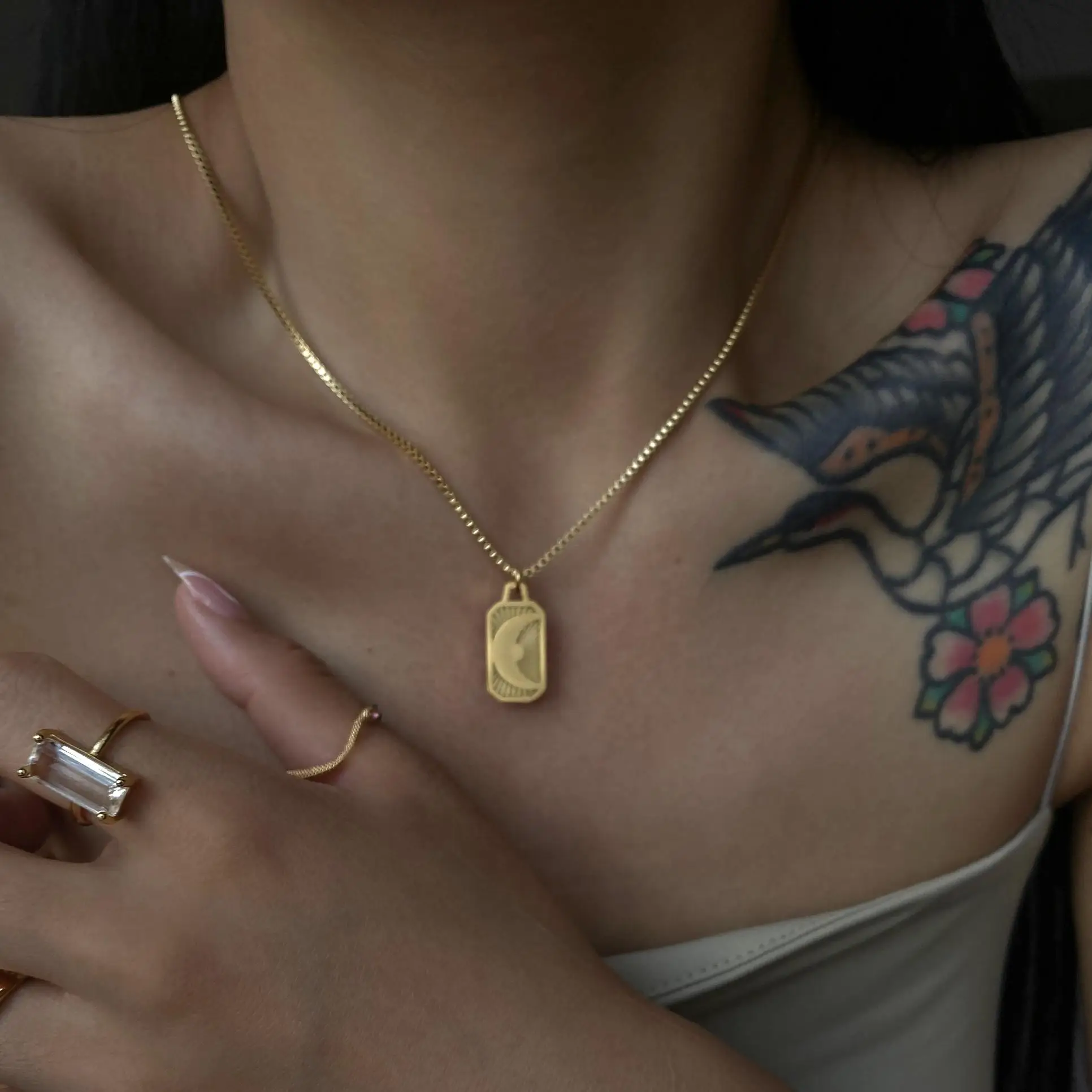 Dasein ACC Summer New Letters Name Personalized 18k Gold Filled Flat Figaro Chain Intial Sun Somalia High Quality Necklace
Dasein ACC Summer New Letters Name Personalized 18k Gold Filled Flat Figaro Chain Intial Sun Somalia High Quality Necklace