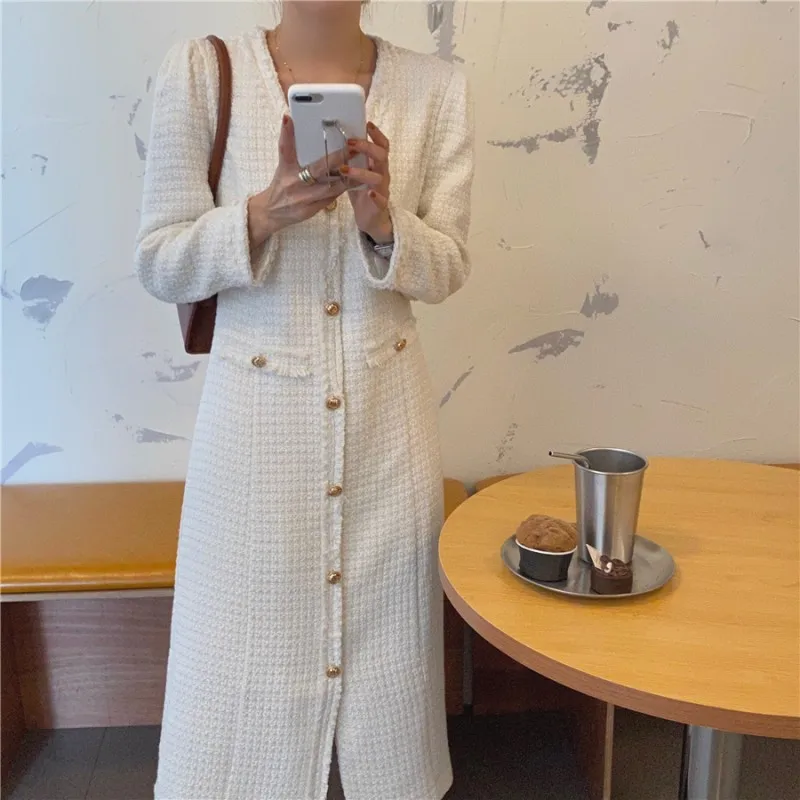 Runway Fall Winter Korean Chic Tweed Slim Dress Women's V-neck Golden Button Long Sleeve Vintage Elegant Dress Vestidos
Runway Fall Winter Korean Chic Tweed Slim Dress Women's V-neck Golden Button Long Sleeve Vintage Elegant Dress Vestidos