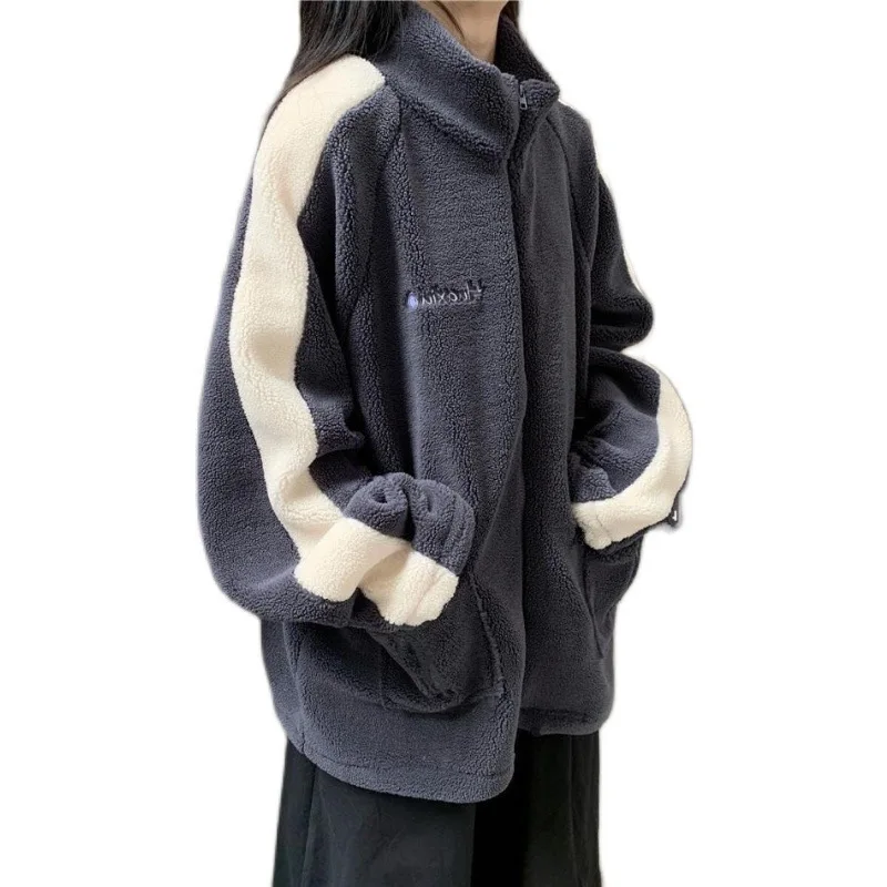 Autumn and winter 2020 Korean version of the female loose bf letter college wind imitation lamb hair casual women's jacket tide
Autumn and winter 2020 Korean version of the female loose bf letter college wind imitation lamb hair casual women's jacket tide