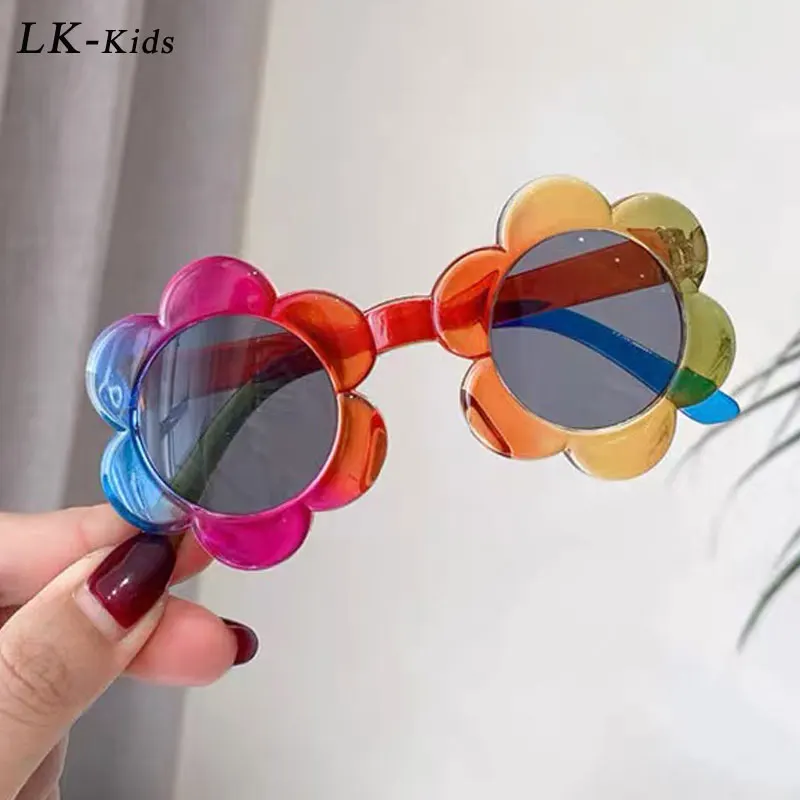 LongKeeper Rainbow Baby Sunglasses For Boys Girls Mirror Flowers Shape Fashion Kids Sun Glasses UV Protection Gafas De Sol
LongKeeper Rainbow Baby Sunglasses For Boys Girls Mirror Flowers Shape Fashion Kids Sun Glasses UV Protection Gafas De Sol