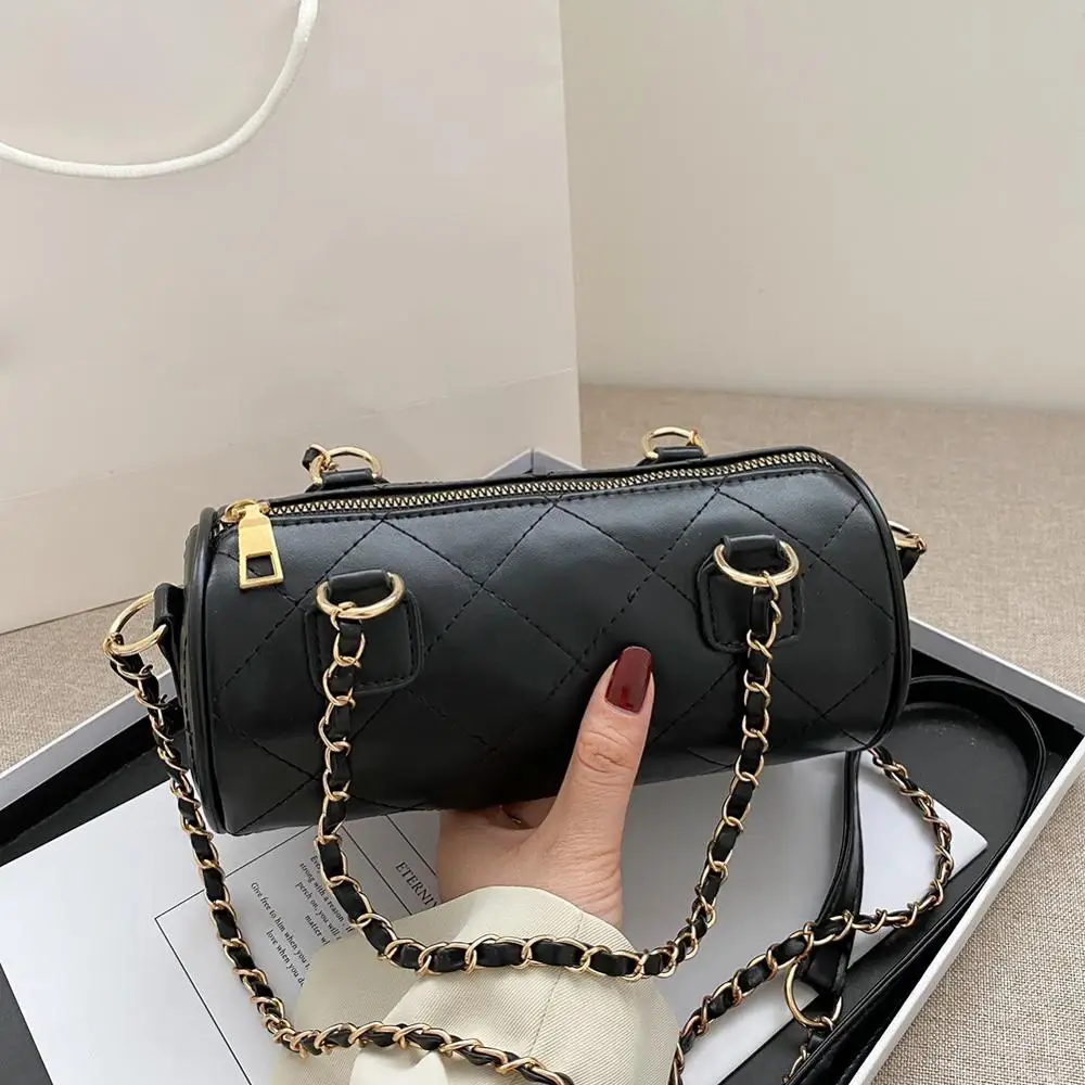 Fashion Cylinder Shaped Shoulder Messenger Handbags for Women Lattice Pattern Solid Color PU Small Round Crossbody Sling Bags
Fashion Cylinder Shaped Shoulder Messenger Handbags for Women Lattice Pattern Solid Color PU Small Round Crossbody Sling Bags