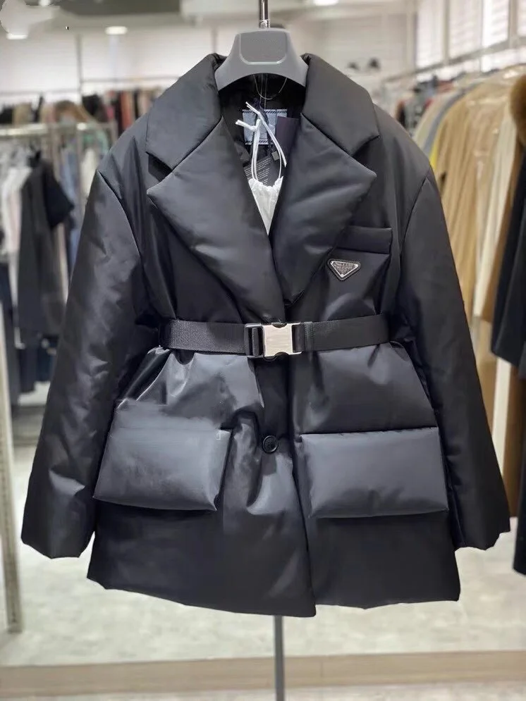 Down Jacket with Belt Slim Line Long Sleeve All Black Turn-down Collar in Casual Style Top Brand Women's Fashion Winter
Down Jacket with Belt Slim Line Long Sleeve All Black Turn-down Collar in Casual Style Top Brand Women's Fashion Winter