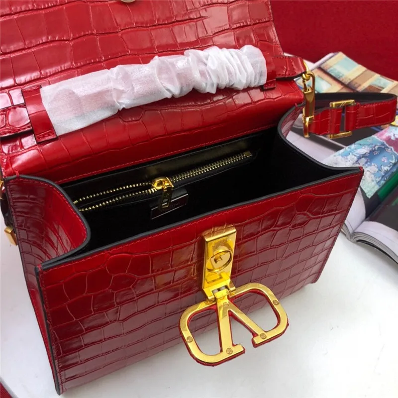 2021 new calfskin crocodile pattern large capacity versatile pattern mini women's bag single shoulder cross carry bag
2021 new calfskin crocodile pattern large capacity versatile pattern mini women's bag single shoulder cross carry bag