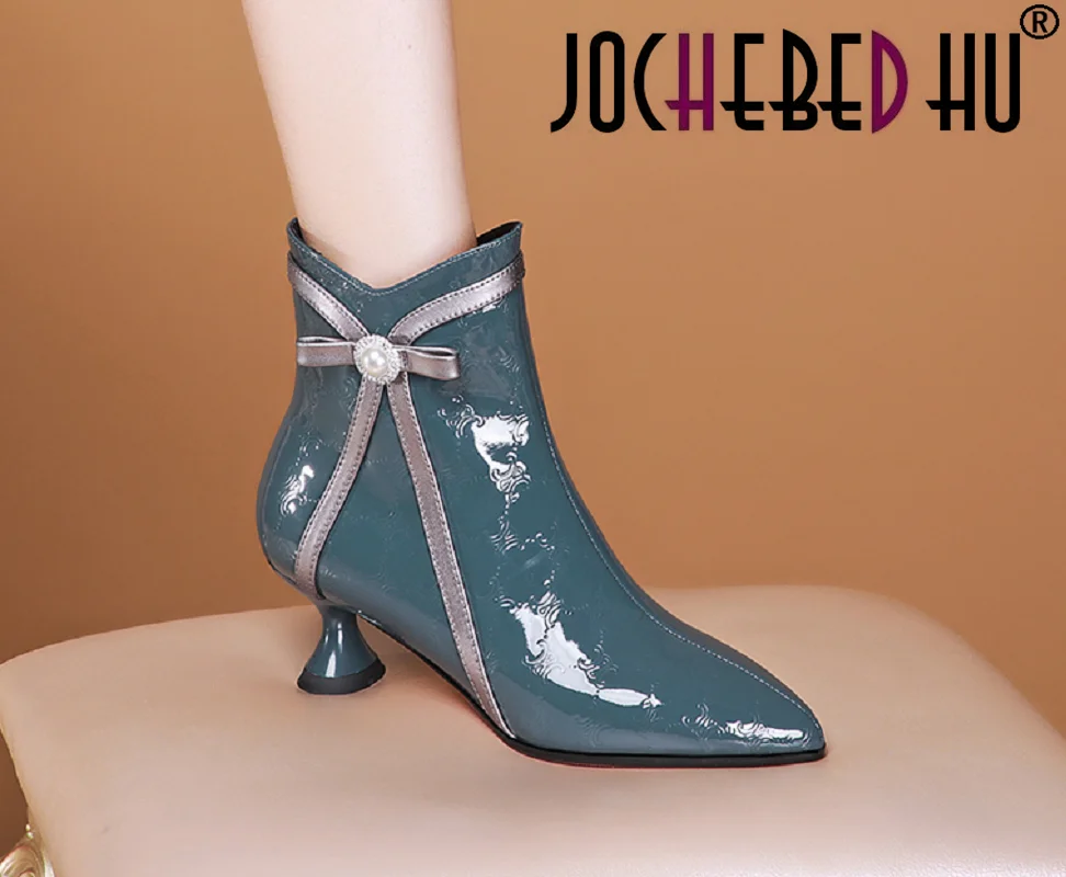 【JOCHEBED HU】Women's Shoes Pointed Toe Thin Boots Winter Concise Modern Boots Genuine Leather Women's Shoes Rivet Design Boot
【JOCHEBED HU】Women's Shoes Pointed Toe Thin Boots Winter Concise Modern Boots Genuine Leather Women's Shoes Rivet Design Boot