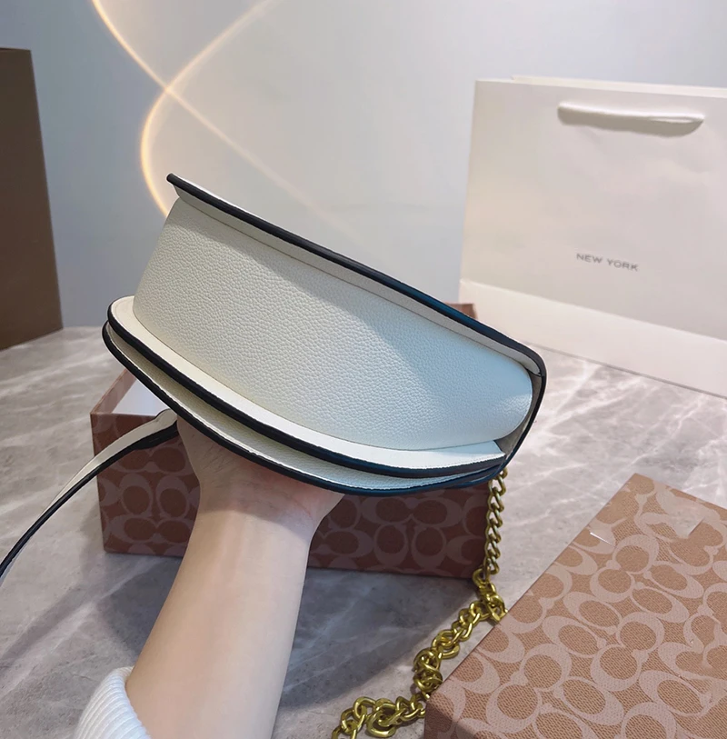 Fashion female bag floral C logo single shoulder bag lady messenger bag saddle bag luxury brand bag gift
Fashion female bag floral C logo single shoulder bag lady messenger bag saddle bag luxury brand bag gift