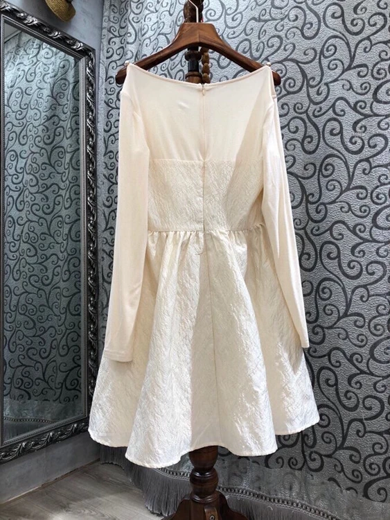 2021 early spring new fashion women's off-shoulder decorative long-sleeved A-line dress 109
2021 early spring new fashion women's off-shoulder decorative long-sleeved A-line dress 109