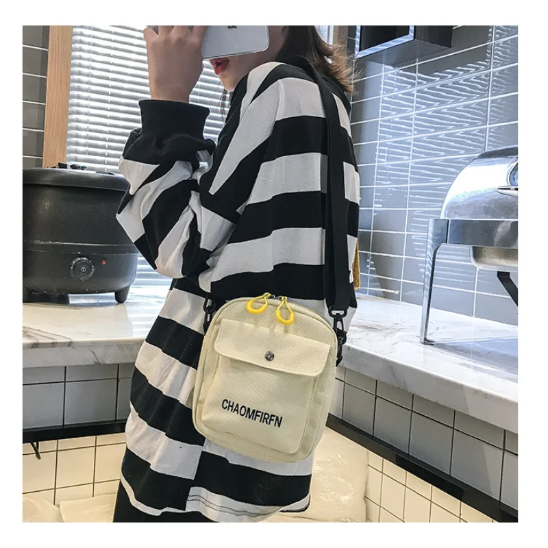 Hot Sale Print Canvas Zipper Crossbody Bag for Women Leisure Original Design Messenger Bag Women's Shoulder Bag Phone Purse
Hot Sale Print Canvas Zipper Crossbody Bag for Women Leisure Original Design Messenger Bag Women's Shoulder Bag Phone Purse
