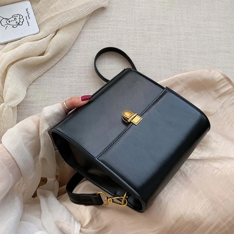 Simple Style Vintage Leather Crossbody Bags For Women 2021 Lock Luxury Shoulder Simple Bag Female Travel Handbags and Purses
Simple Style Vintage Leather Crossbody Bags For Women 2021 Lock Luxury Shoulder Simple Bag Female Travel Handbags and Purses