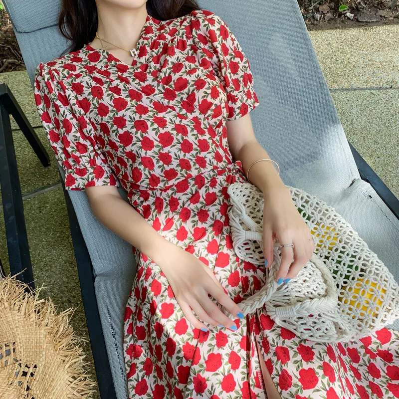 Summer 2021 Runway Elegant Vintage Korean Party Dress Boho Retro Tropical Beach Vacation Dresses Women Long Chiffon Floral Dress 
Summer 2021 Runway Elegant Vintage Korean Party Dress Boho Retro Tropical Beach Vacation Dresses Women Long Chiffon Floral Dress