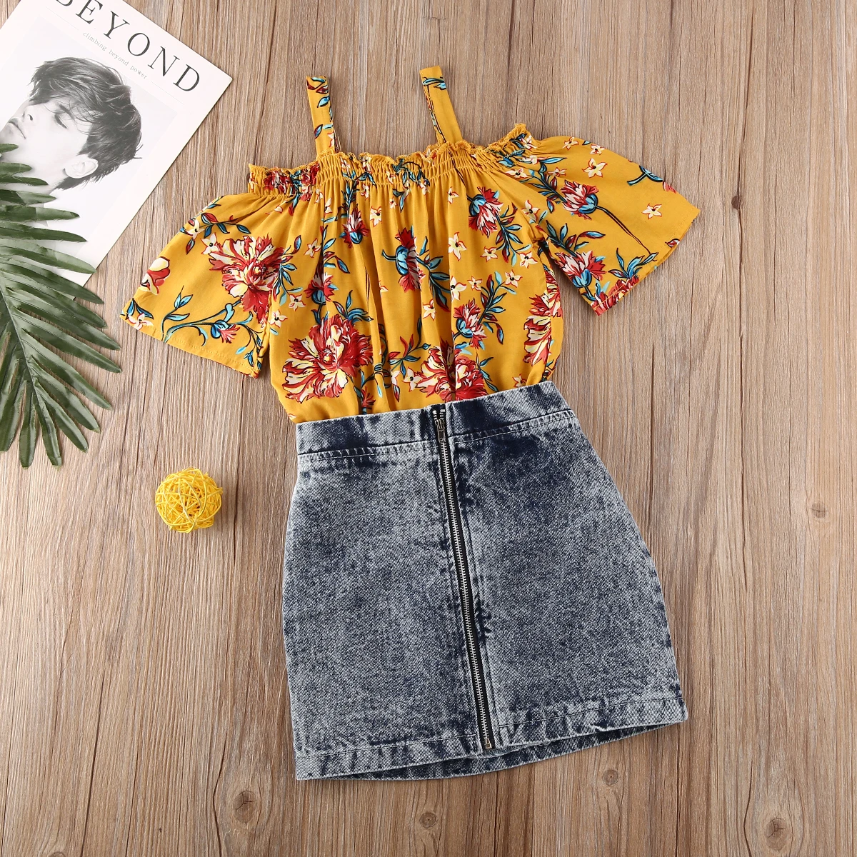 1-6Y Kids Baby Girl Clothes Summer Outfits Slash Neck Floral Crop Tops+Mini Denim Skirts 2Pcs Kids Girl Clothes Sets Streetwear 
1-6Y Kids Baby Girl Clothes Summer Outfits Slash Neck Floral Crop Tops+Mini Denim Skirts 2Pcs Kids Girl Clothes Sets Streetwear