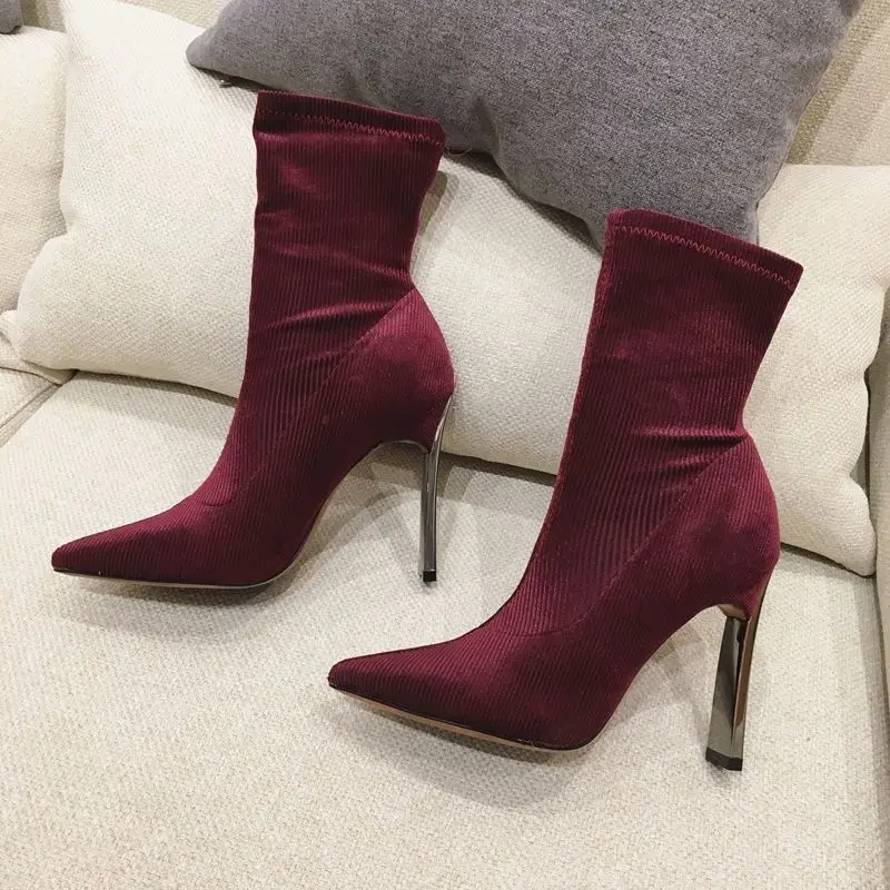 Online celebrity high heels thick heel elastic boots 2020 new Martin pointed middle thin short autumn and winter
Online celebrity high heels thick heel elastic boots 2020 new Martin pointed middle thin short autumn and winter