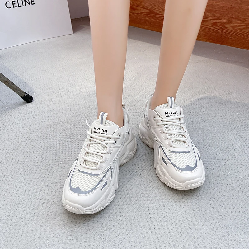 2021 autumn new daddy shoes women's fashion student running shoes women's thick soled casual shoes Korean version 
2021 autumn new daddy shoes women's fashion student running shoes women's thick soled casual shoes Korean version
