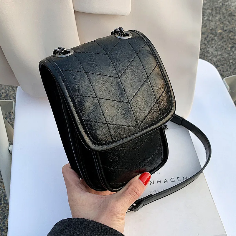New 2021 Female Bag Chain Rhombus One Shoulder Fashion Messenger Mobile Phone Bag Spring and Summer Foreign Style Small Bag
New 2021 Female Bag Chain Rhombus One Shoulder Fashion Messenger Mobile Phone Bag Spring and Summer Foreign Style Small Bag