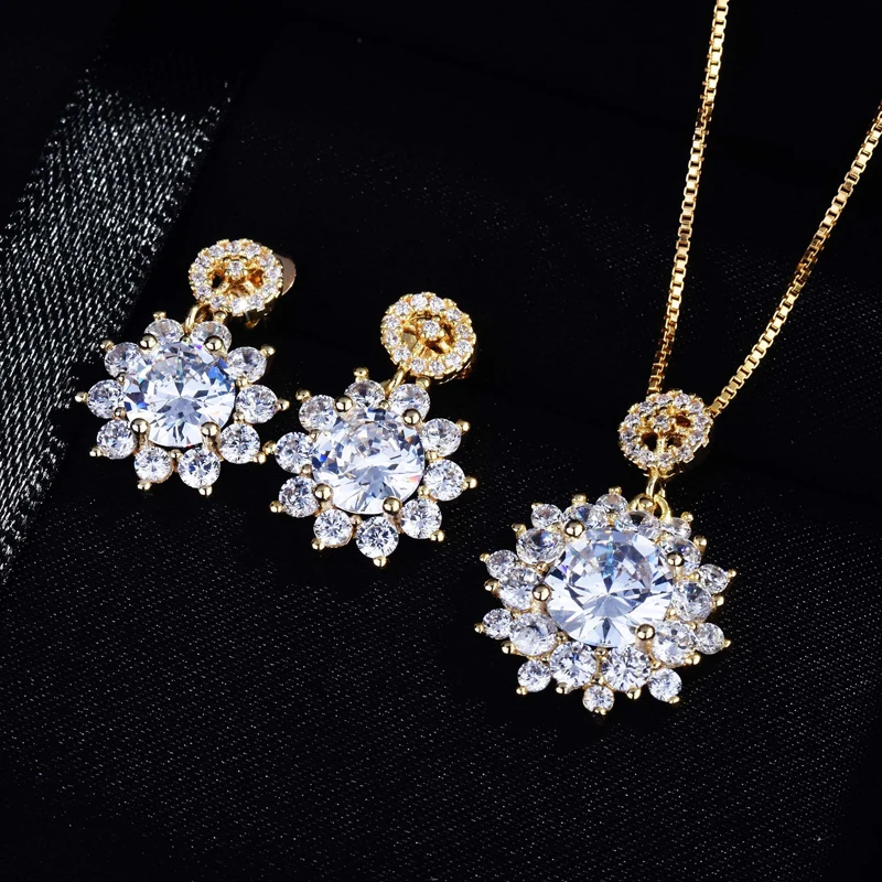 Fashion Gold Jewelry Set Exquisite Snowflake Pendant Necklace Shiny Cubic Zirconia Unique Earrings For Women Wedding Engagement
Fashion Gold Jewelry Set Exquisite Snowflake Pendant Necklace Shiny Cubic Zirconia Unique Earrings For Women Wedding Engagement