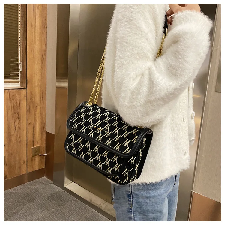 Women's Shoulder Bag New Leather Large Capacity Portable Luxury Designer Brand Fashion 2021 All-Match Portable Canvas Bag
Women's Shoulder Bag New Leather Large Capacity Portable Luxury Designer Brand Fashion 2021 All-Match Portable Canvas Bag