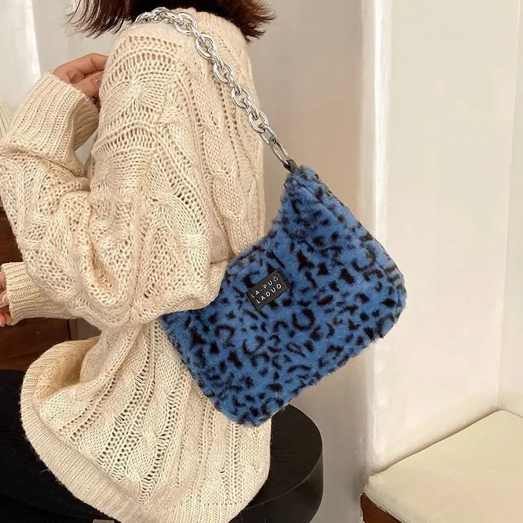 High-grade foreign plush bag female 2020 new autumn and winter chain Mao Mao underarm shoulder bag messenger bag
High-grade foreign plush bag female 2020 new autumn and winter chain Mao Mao underarm shoulder bag messenger bag