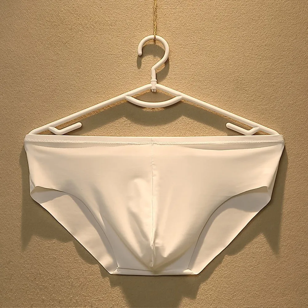 Men Briefs Seamless Ultra Thin Underwear U Convex Pouch Briefs Mid Waist One Piece Semi-Transparent Breathable Solid Underpants
Men Briefs Seamless Ultra Thin Underwear U Convex Pouch Briefs Mid Waist One Piece Semi-Transparent Breathable Solid Underpants