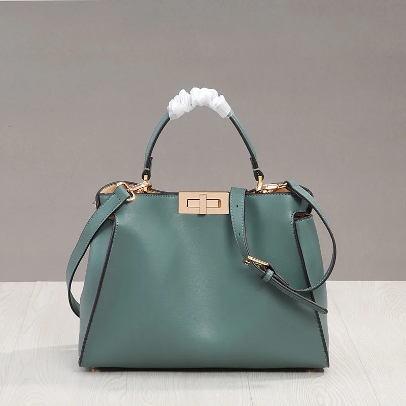 2021 new ladies bag Fashion luxury cow leather handbag Rotating buckle large kitten bag Women's Crossbody Shoulder Bags
2021 new ladies bag Fashion luxury cow leather handbag Rotating buckle large kitten bag Women's Crossbody Shoulder Bags