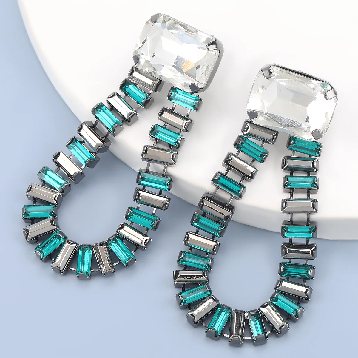 Pauli Manfi 2020 Fashion Simple Metal Glass Acrylic Geometric Earrings Women's Popular Party Jewelry Accessories
Pauli Manfi 2020 Fashion Simple Metal Glass Acrylic Geometric Earrings Women's Popular Party Jewelry Accessories