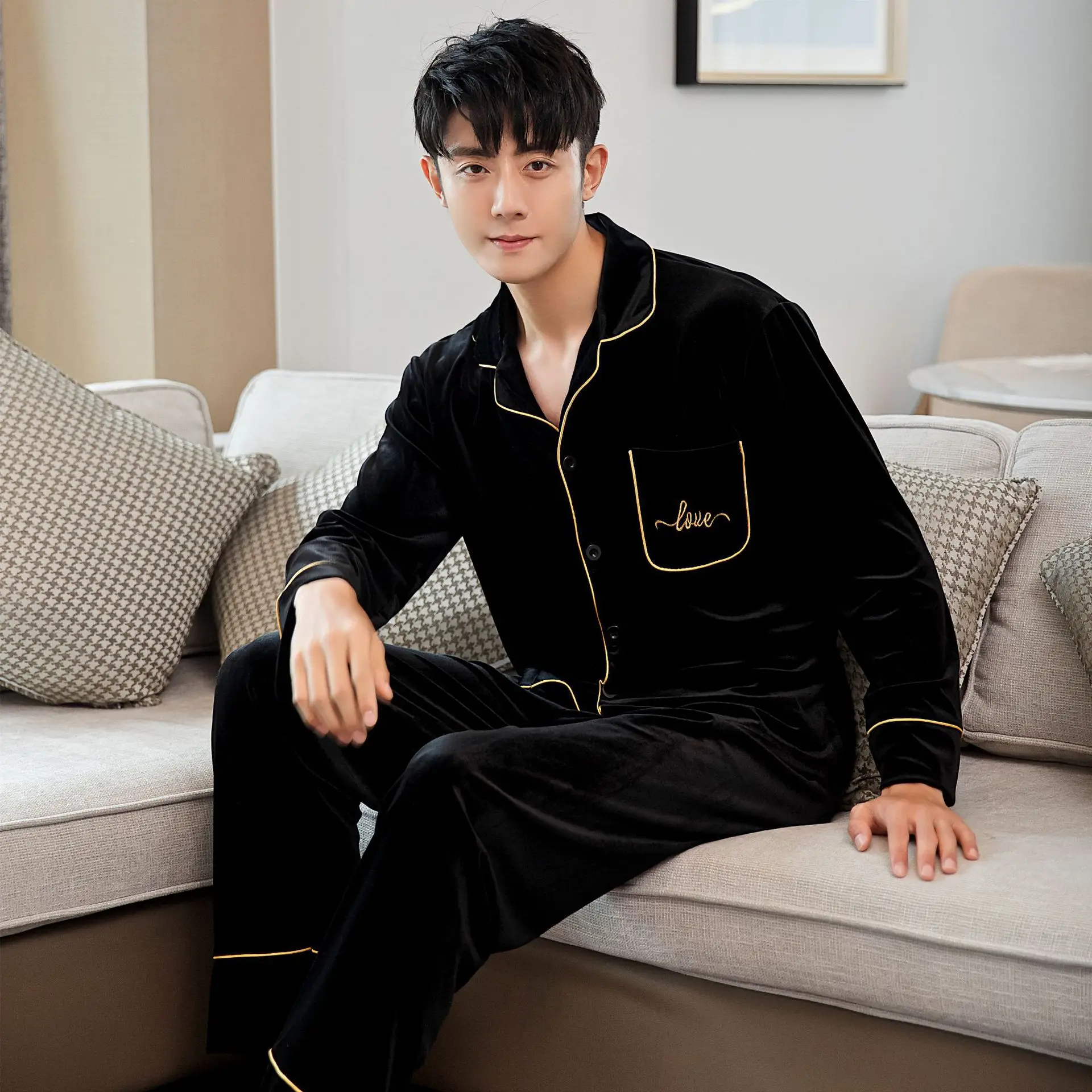 Velour Pajamas Suit Autumn Winter New Nightwear Couple Sleepwear Velvet Women And Men Sleep Set Intimate Lingerie Pyjamas
Velour Pajamas Suit Autumn Winter New Nightwear Couple Sleepwear Velvet Women And Men Sleep Set Intimate Lingerie Pyjamas