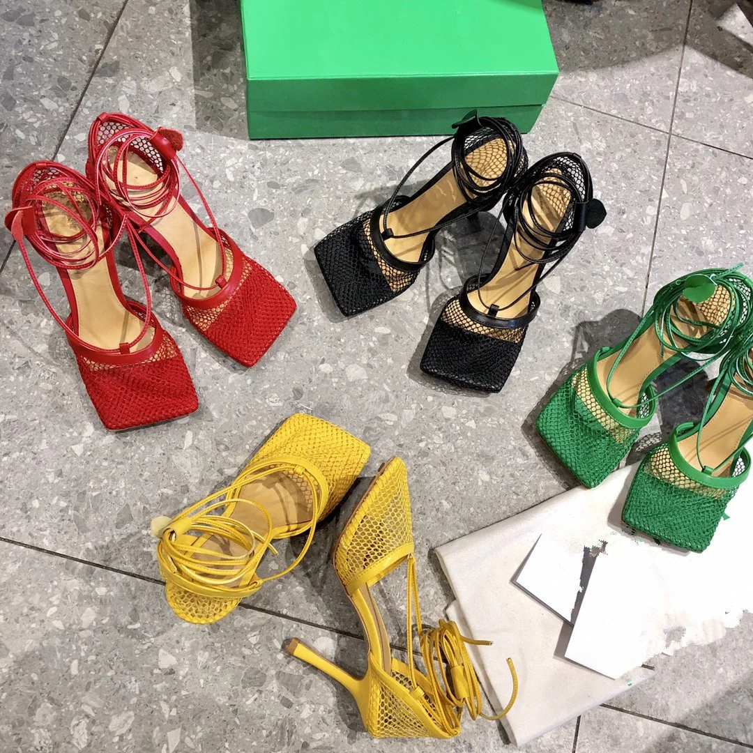 

Туфли на высоком каблуке, французская марлевая обувь с вырезами, квадратный тонкий каблук, сандалии с одним ремешком и римскими сумками