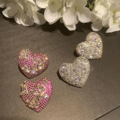 Rose Love Earrings Exaggerated Personality Sweet Temperament Irregular Zircon Super Flash Heart Earrings Exquisite 2021 Style
Rose Love Earrings Exaggerated Personality Sweet Temperament Irregular Zircon Super Flash Heart Earrings Exquisite 2021 Style