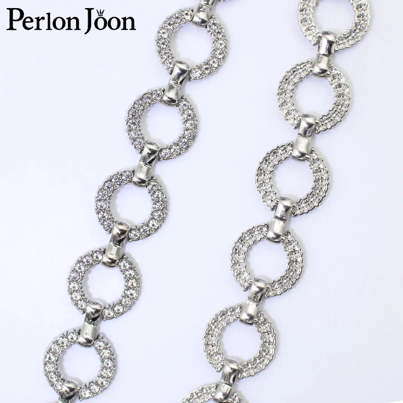 1 yard silver metal chain with Boxed circle round crystal rhinestone trim, sewn on shoes,wedding belt accessories ML139
1 yard silver metal chain with Boxed circle round crystal rhinestone trim, sewn on shoes,wedding belt accessories ML139