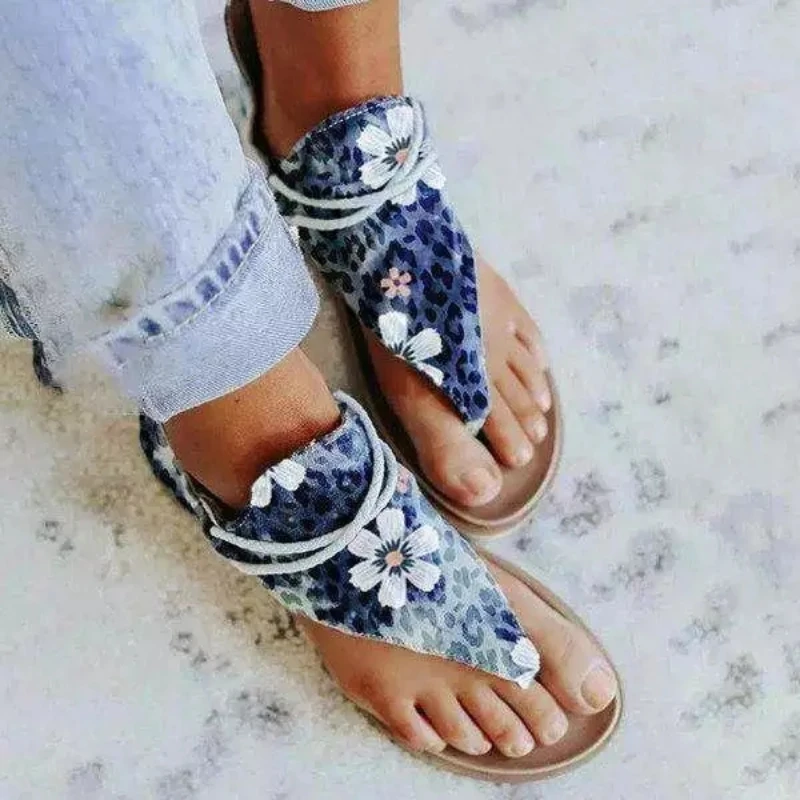 2021 Summer Women New Fashion Blue Toe Herringbone Zipper Flat Bottom Sandals Personality Beach Shoes Hot Selling Sandals KM226
2021 Summer Women New Fashion Blue Toe Herringbone Zipper Flat Bottom Sandals Personality Beach Shoes Hot Selling Sandals KM226