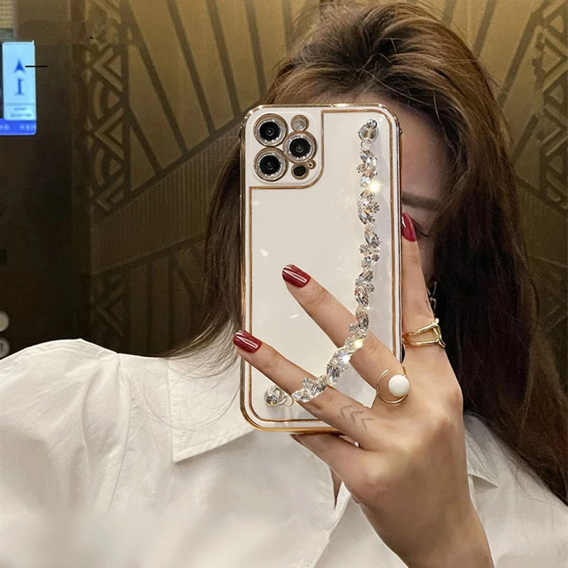 Suitable for iPhone 12 Pro Case Bling Rhinestone Diamond Bracelet Chain Cover For iPhone 13 12 11 Pro MAX XR XS 7 8 Plus
Suitable for iPhone 12 Pro Case Bling Rhinestone Diamond Bracelet Chain Cover For iPhone 13 12 11 Pro MAX XR XS 7 8 Plus