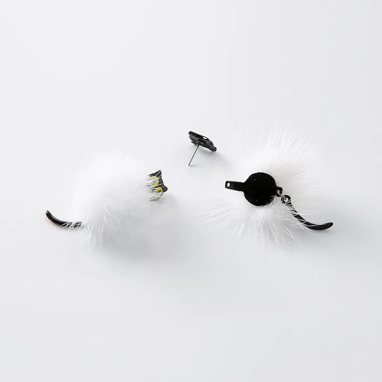 New Korean Cute Cat Pompom Fur Ball Round Stud Earrings Sweet Lovely Fluffy Pom Pom Girls Ear Earring Fashion Jewelry For Women
New Korean Cute Cat Pompom Fur Ball Round Stud Earrings Sweet Lovely Fluffy Pom Pom Girls Ear Earring Fashion Jewelry For Women
