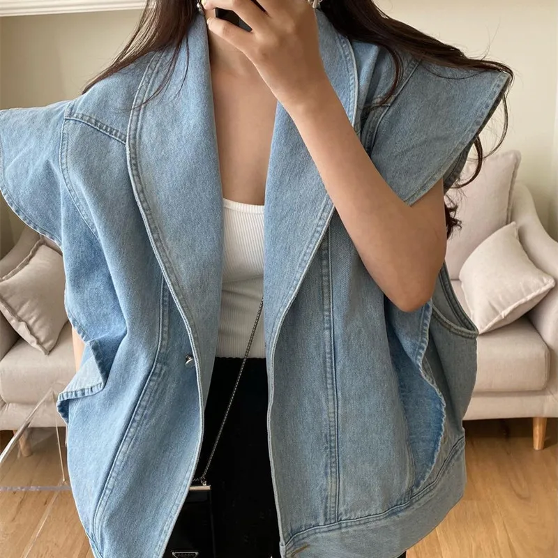 New 2022 Spring Autumn Women's Denim Jeans Jackets Sleeveless Waistcoat Pockets Streetwear Oversized Tops
New 2022 Spring Autumn Women's Denim Jeans Jackets Sleeveless Waistcoat Pockets Streetwear Oversized Tops