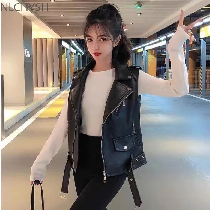 Leather Vest Waistcoat Solid Women Motorcycle Vest 2021 Spring Autumn New High Quality Sleeveless Zipper Vests Tops
Leather Vest Waistcoat Solid Women Motorcycle Vest 2021 Spring Autumn New High Quality Sleeveless Zipper Vests Tops