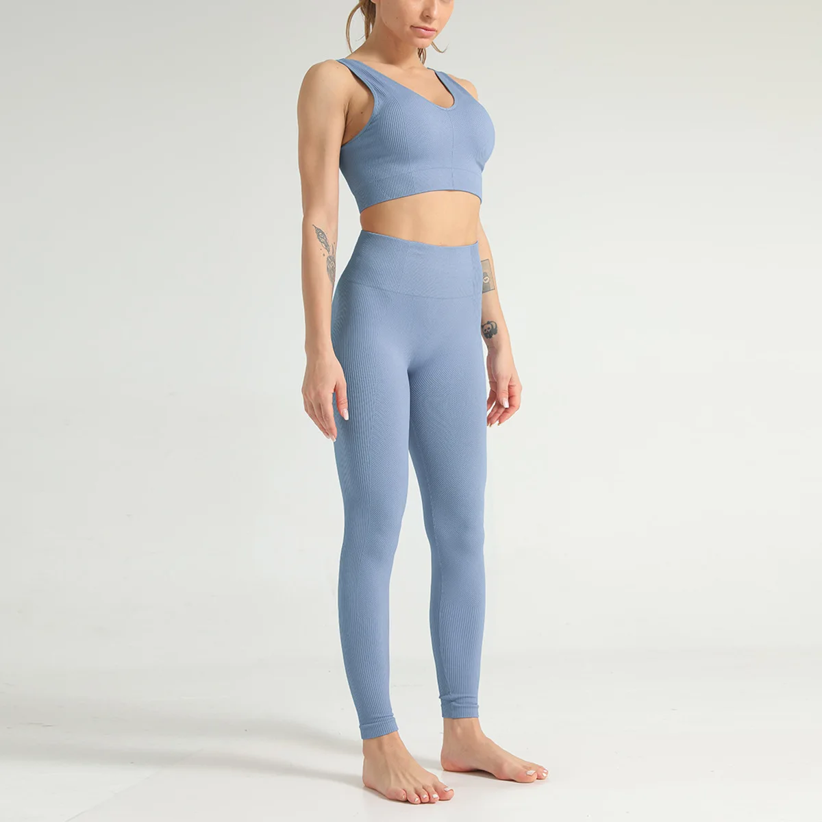 Yoga Fitness Vest Suit Seamless Striped Jacquard Bra Fitness High Waist Yoga Sports Leggings Gym Set Workout Clothes For Women
Yoga Fitness Vest Suit Seamless Striped Jacquard Bra Fitness High Waist Yoga Sports Leggings Gym Set Workout Clothes For Women