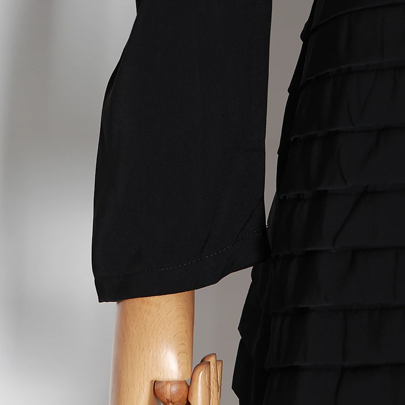 TWOTWINSTYLE Black Ruched Dresses For Women V Neck Puff Long Sleeve High Waist A Line Elegant Dress Female 2020 Spring Fashion
TWOTWINSTYLE Black Ruched Dresses For Women V Neck Puff Long Sleeve High Waist A Line Elegant Dress Female 2020 Spring Fashion