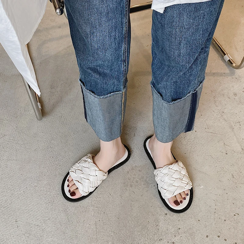 Flat Shoes Female Woman's Slippers Glitter Slides Fashion Rubber Flip Flops Low 2021 Soft Jelly Luxury Hawaiian Crystal Fabric R
Flat Shoes Female Woman's Slippers Glitter Slides Fashion Rubber Flip Flops Low 2021 Soft Jelly Luxury Hawaiian Crystal Fabric R