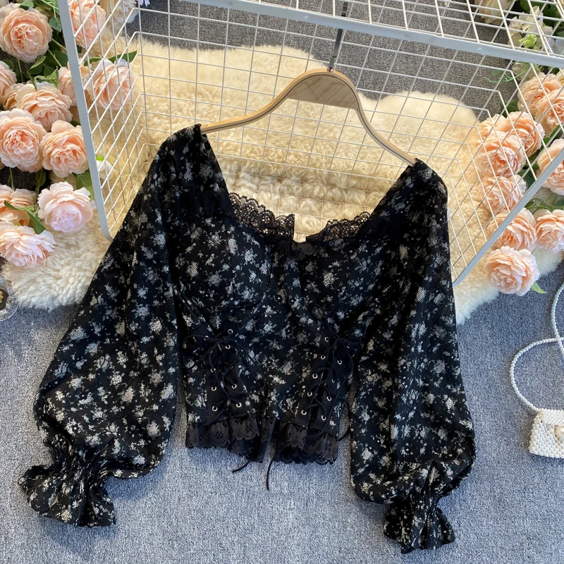 French girl's sweet lace square collar design sense minority bandage waist slim short top women's spring dress
French girl's sweet lace square collar design sense minority bandage waist slim short top women's spring dress