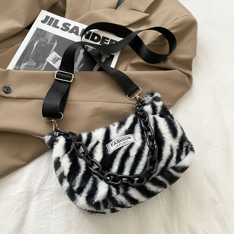 2021 INS Fashion Women Zebra Pattern Mini Shoulder Bags Female Winter Plush Underarm Bags Leopard Zebra Pattern Fluffy Tote Bags
2021 INS Fashion Women Zebra Pattern Mini Shoulder Bags Female Winter Plush Underarm Bags Leopard Zebra Pattern Fluffy Tote Bags
