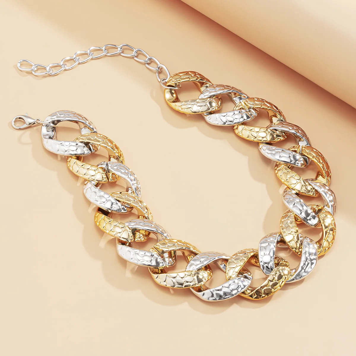 Punk Miami Cuban Choker Necklace Collar Statement Hip Hop Big Chunky Aluminum Mixed Gold Thick Chain Necklace Women Jewelry
Punk Miami Cuban Choker Necklace Collar Statement Hip Hop Big Chunky Aluminum Mixed Gold Thick Chain Necklace Women Jewelry