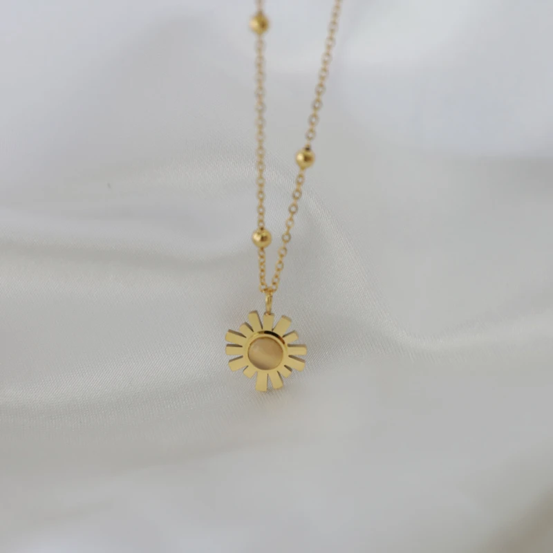 18K Gold Plated Moonstone Sunflower Pendant Necklace Stainless Steel Jewelry Wholesale Tarnish Free butterfly necklace
18K Gold Plated Moonstone Sunflower Pendant Necklace Stainless Steel Jewelry Wholesale Tarnish Free butterfly necklace
