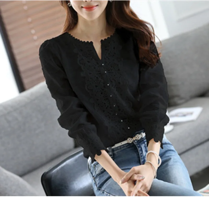 2021 Autumn Women Long Petal Sleeve V-Neck White Chiffon Blouse Floral Lace Patcwork Button Slim Casual Shirts Blusas Top
2021 Autumn Women Long Petal Sleeve V-Neck White Chiffon Blouse Floral Lace Patcwork Button Slim Casual Shirts Blusas Top