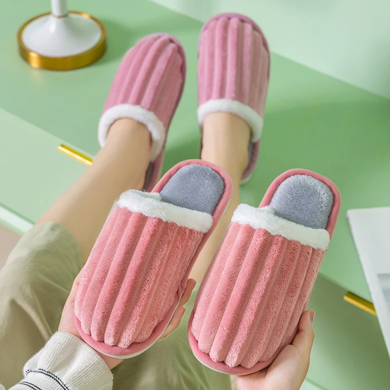 Winter Fur Warm Slippers Women Indoor House Cotton Shoes Female and Man Slip On Plush Home Slides Size 35-44
Winter Fur Warm Slippers Women Indoor House Cotton Shoes Female and Man Slip On Plush Home Slides Size 35-44