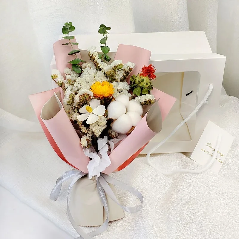 Bunch of Dried Flower Daisy Cotton Bouquet Box for a Gift to Girlfriend Guests Arrangement Wedding Party Desk Garden Home Decor
Bunch of Dried Flower Daisy Cotton Bouquet Box for a Gift to Girlfriend Guests Arrangement Wedding Party Desk Garden Home Decor