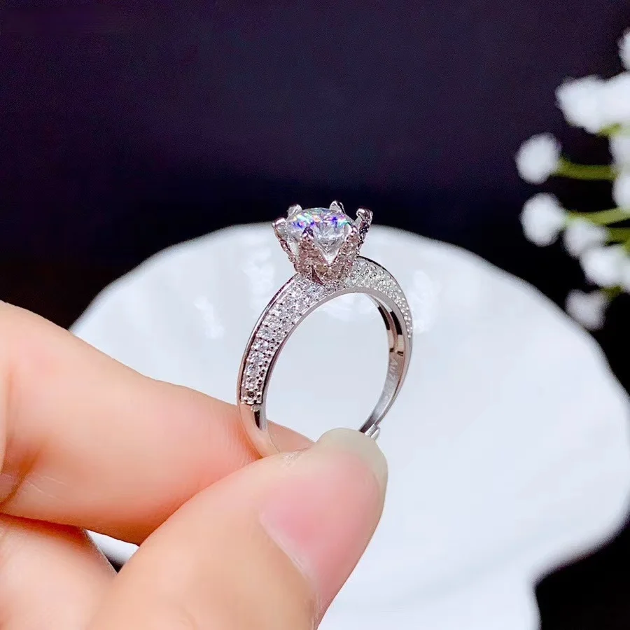 MDINA moissanite gemstone ring for women jewelry engagement ring for wedding real 925 silver ring birthday gift new style
MDINA moissanite gemstone ring for women jewelry engagement ring for wedding real 925 silver ring birthday gift new style