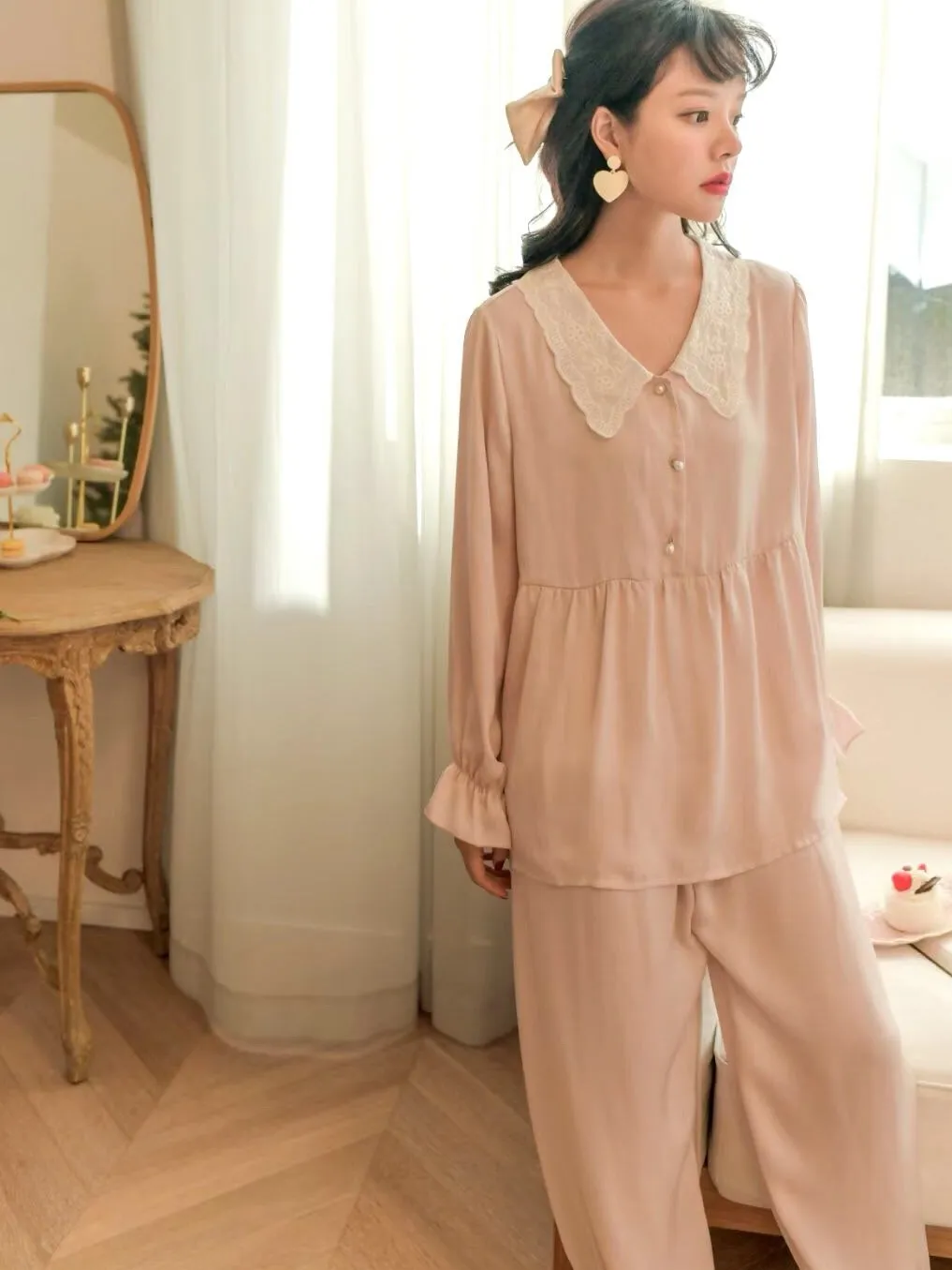 Spring Pajamas Women Lace Small Square Collar Korean Style Simple Nightwear Two-Piece Set Long-Sleeved Trousers Thin Sleepwear
Spring Pajamas Women Lace Small Square Collar Korean Style Simple Nightwear Two-Piece Set Long-Sleeved Trousers Thin Sleepwear