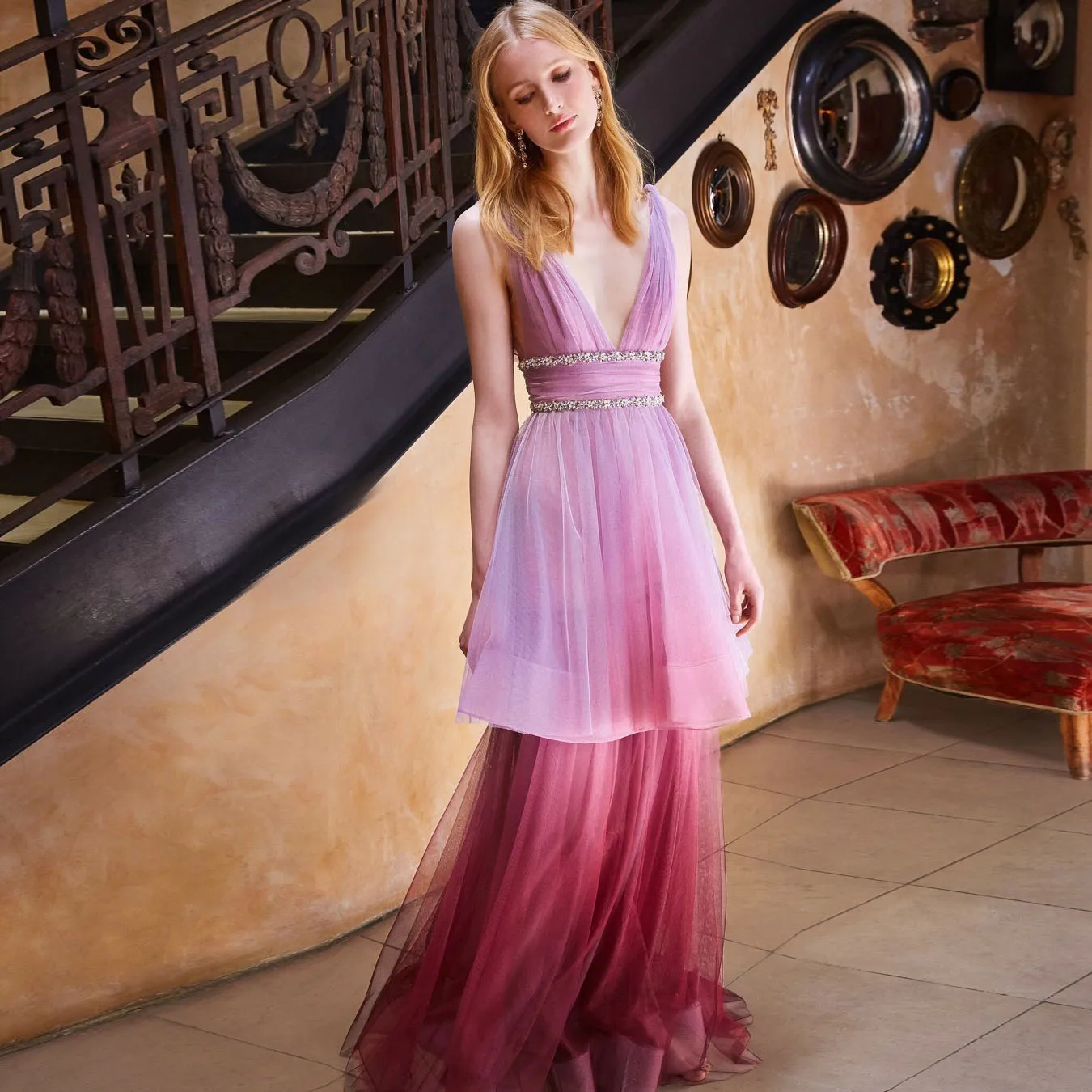 Новое Стильное длинное платье для выпускного вечера с глубоким V-образным вырезом без рукавов многослойное Тюлевое вечернее платье с крист...
Новое Стильное длинное платье для выпускного вечера с глубоким V-образным вырезом без рукавов многослойное Тюлевое вечернее платье с крист...