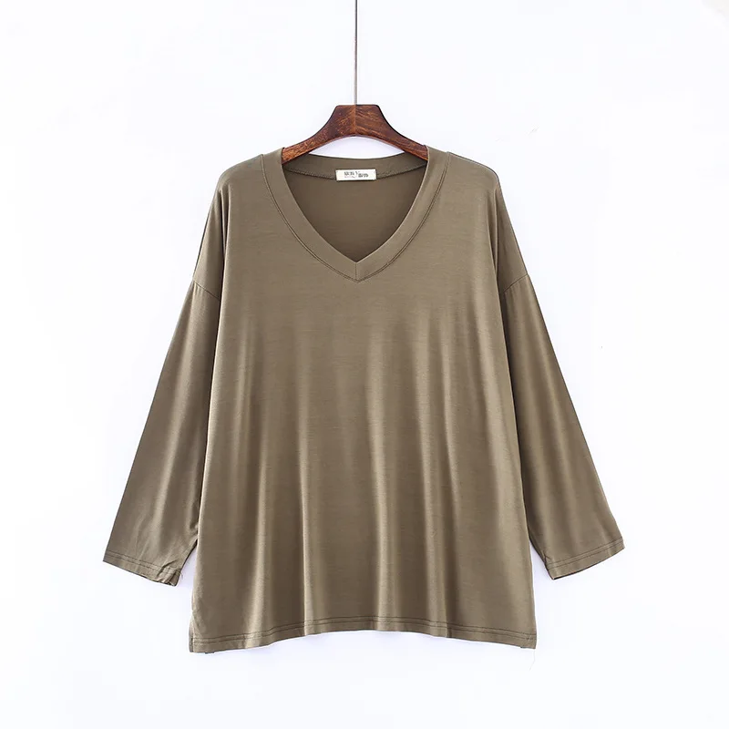 Spring and Autumn Korean version of the new plus size women's fat mm loose and thin V-neck long-sleeved T-shirt Korean version o
Spring and Autumn Korean version of the new plus size women's fat mm loose and thin V-neck long-sleeved T-shirt Korean version o